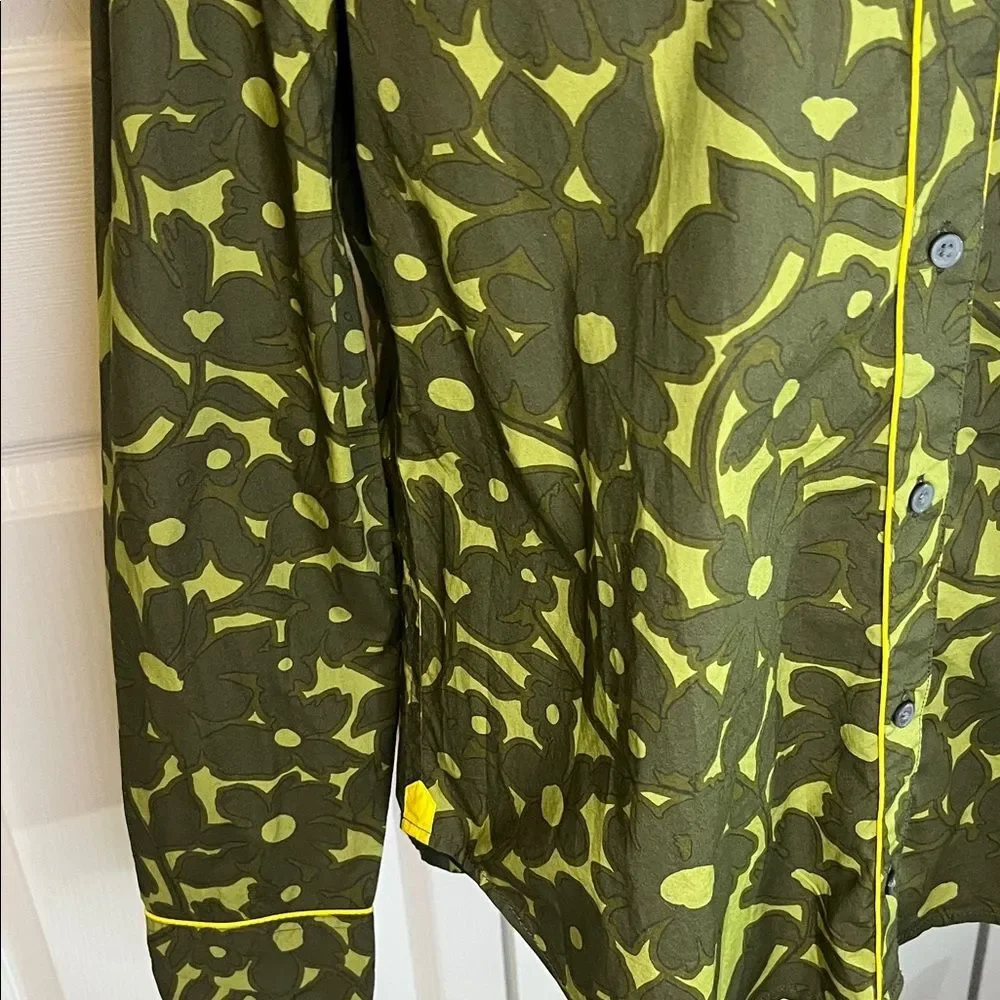 J Crew Reimagined Camo Flower Olive Green Women’s Button Down Yellow Small NW